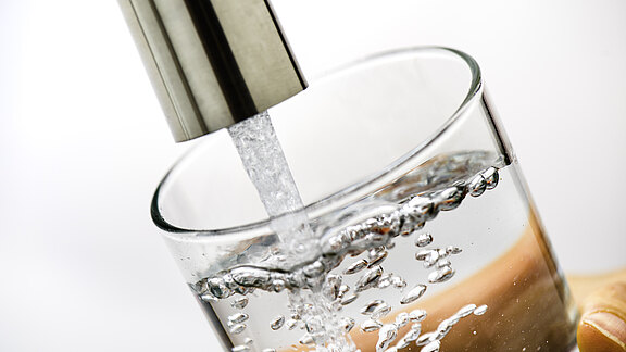 Trinkwassererzeugung, Grauwasser-Recycling, Regenwasser-Nutzung